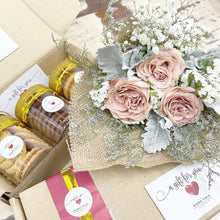 Load image into Gallery viewer, Premium Signature Bouquet To You (Cappuccino Roses Silver Leaf Design)