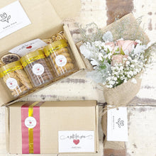 Load image into Gallery viewer, Premium Signature Bouquet To You (Cappuccino Roses Silver Leaf Design)