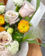 Load image into Gallery viewer, Premium Prestige Bouquet To You (Quicksand Roses And Dahlia Design)(Standard Size)
