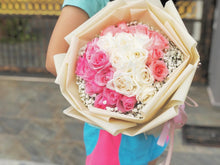 Load image into Gallery viewer, Prestige XL Bouquet To You Round Ombré Pink White 33 Roses