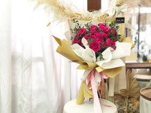 Load image into Gallery viewer, Prestige Bouquet To You (Spray Roses Eucalytus Design)