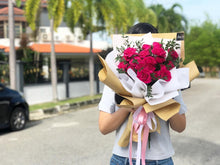 Load image into Gallery viewer, Prestige Bouquet To You (Spray Roses Eucalytus Design)