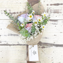 Load image into Gallery viewer, Premium Signature Bouquet To You (Roses Pearl Hana White Design)