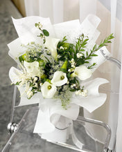 Load image into Gallery viewer, Prestige Bouquet To You  (Calla Lily White Design) (Standard 5 Calla Lily)
