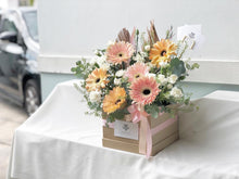 Load image into Gallery viewer, Flower Box To You (Daisy Warm Pastel Mix Design)