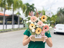 Load image into Gallery viewer, Flower Box To You (Daisy Warm Pastel Mix Design)