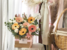 Load image into Gallery viewer, Flower Box To You (Daisy Warm Pastel Mix Design)