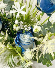 Load image into Gallery viewer, Premium Prestige Bouquet To You (Roses Milky Way Design)( Standard Size)