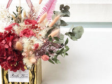 Load image into Gallery viewer, Preserved Flowers Vase To You (3 Roses & Hydrangea Design Red)