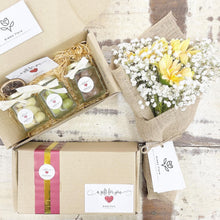 Load image into Gallery viewer, Signature Bouquet To You (Daisy Pastel Yellow Baby Breath Design)