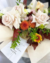 Load image into Gallery viewer, Premium Prestige Bouquet To You (Quicksand Roses And Dahlia Design)(Standard Size)