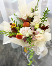 Load image into Gallery viewer, Premium Prestige Bouquet To You (Quicksand Roses And Dahlia Design)(Standard Size)
