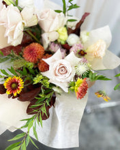 Load image into Gallery viewer, Premium Prestige Bouquet To You (Quicksand Roses And Dahlia Design)(Standard Size)
