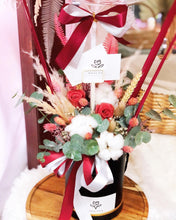 Load image into Gallery viewer, Preserved Flower Hot Air Ballon To You (2 Preserved Roses Cotton Flower Pampas Design)