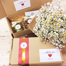 Load image into Gallery viewer, Premium Signature Bouquet To You : Chamomile & Baby Breath