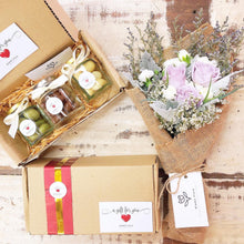 Load image into Gallery viewer, Signature Bouquet To You (Purple Design)