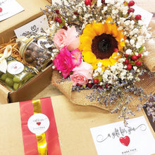 Load image into Gallery viewer, Signature Bouquet To You (Sunflower Design)
