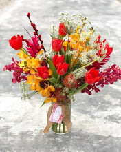 Load image into Gallery viewer, Flower Jar To You (Tulip, Orchids, Anmi Majus, Leucoscapermum)
