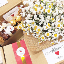Load image into Gallery viewer, Premium Signature Bouquet To You : Chamomile & Baby Breath