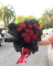 Load image into Gallery viewer, Premium Bouquet To You (Red Roses Black Wrap Bouquet To You)