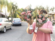 Load image into Gallery viewer, Premium Signature Bouquet To You (Cappuccino Roses Eucalyptus Design)