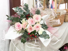 Load image into Gallery viewer, Prestige Bouquet To You (Pink Kenya 2 Tone Roses Style Wrap Design )