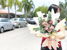 Load image into Gallery viewer, Prestige Bouquet To You (Cappuccino Roses & Eucalyptus Style Wrap )