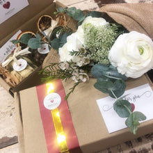 Load image into Gallery viewer, Exclusive Signature Bouquet To You (Ranunculus White Design)