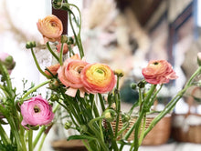 Load image into Gallery viewer, Exclusive Signature Bouquet To You (Ranunculus White Design)