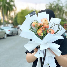 Load image into Gallery viewer, Prestige Bouquet To You (Ranunculus Orange White Wrap Bouquet To You)