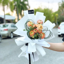 Load image into Gallery viewer, Prestige Bouquet To You (Ranunculus Orange White Wrap Bouquet To You)