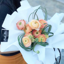 Load image into Gallery viewer, Prestige Bouquet To You (Ranunculus Orange White Wrap Bouquet To You)