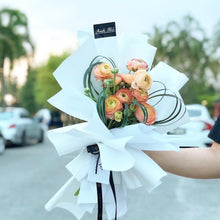 Load image into Gallery viewer, Prestige Bouquet To You (Ranunculus Orange White Wrap Bouquet To You)