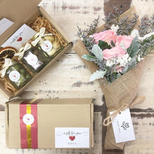 Load image into Gallery viewer, Signature Bouquet To You (Roses Pink Silver Leaf Design)