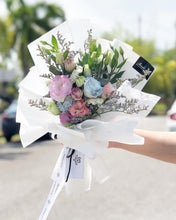 Load image into Gallery viewer, Prestige Bouquet To You (Eustoma Mix Colors Design)
