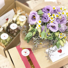 Load image into Gallery viewer, Premium Signature Bouquet To You (Eustoma Light Purple Chamomile Design)