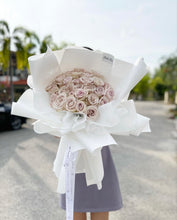 Load image into Gallery viewer, Prestige  Style Wrap Bouquet To You -ECUADOR QUICKSAND ROSES