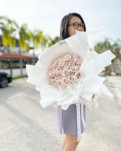 Load image into Gallery viewer, Prestige  Style Wrap Bouquet To You -ECUADOR QUICKSAND ROSES