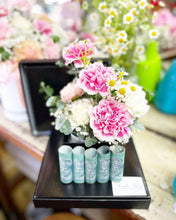 Load image into Gallery viewer, Cake Style Flower Money Box To You (Pink Mixture Flower In Black Box Design)