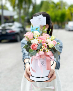 Flower Box To You  (Pink White Roses Soft Design)