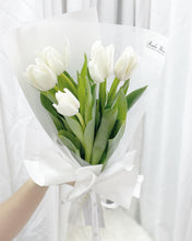 Load image into Gallery viewer, Prestige Bouquet To You (Tulip White Series-5 Stalks)