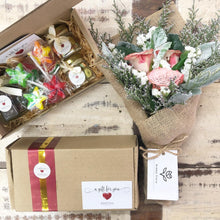 Load image into Gallery viewer, Premium Signature Bouquet To You (Cappuccino Roses Silver Leaf Design)