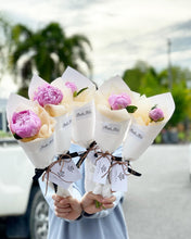 Load image into Gallery viewer, Prestige Bouquet To You (Peony White Wrap To You)