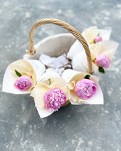 Load image into Gallery viewer, Prestige Bouquet To You (Peony White Wrap To You)