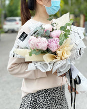 Load image into Gallery viewer, Prestige Bouquet To You (Peonies Style Wrap To You)