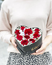 Load image into Gallery viewer, Flower Box To You ( 9 Red Roses Design)