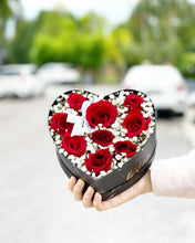 Load image into Gallery viewer, Flower Box To You ( 9 Red Roses Design)