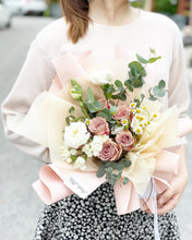 Load image into Gallery viewer, Premium Prestige Bouquet To You (Cappuccino Roses, Chamomile, Butterfly Ranunculus,  Eucalyptus Style Wrap )