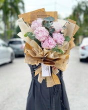 Load image into Gallery viewer, Prestige Bouquet To You (Peonies Style Kraft Wrap To You)