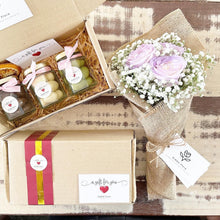 Load image into Gallery viewer, Signature Bouquet To You (Roses Purple White Baby Breath Design)